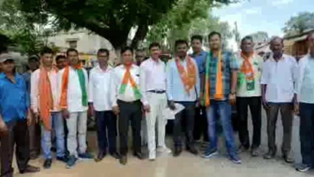 देवघर में पीएम नरेंद्र मोदी के आहूत कार्यक्रम को लेकर गांडेय से सैकड़ों कार्यकर्ता देवघर रवाना