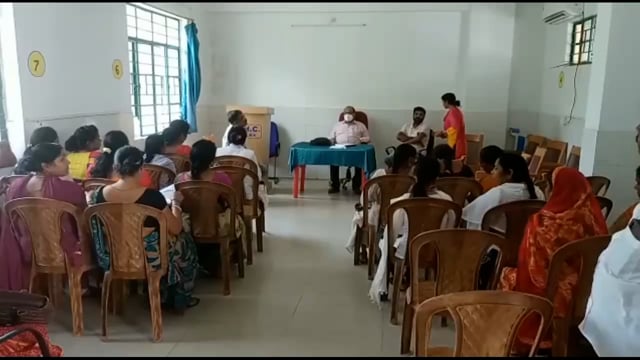 सामुदायिक स्वास्थ्य केंद्र फलका में प्रभारी चिकित्सा पदाधिकारी डॉ प्रमोद कुमार सिंह ने एएनएम के साथ सप्ताहिक बैठक की