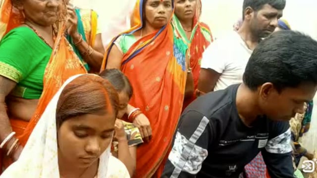 प्रेमिका से मिलने गये प्रेमी की ग्रामीण एवं परिजनों ने शादी करा दी।