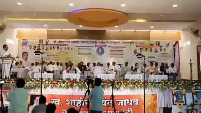 आटपाडी येथील साहित्य संमेलनामध्ये चित्रकार ज्योतीराम काटकर यांच्या चित्राची लहानापासून थोरापर्यंत भुरळ



