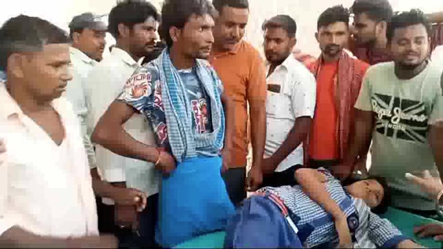 रेफरल अस्पताल के समीप ई-रिक्शा पलटने से 10 वर्षीय छात्र हुआ जख्मी