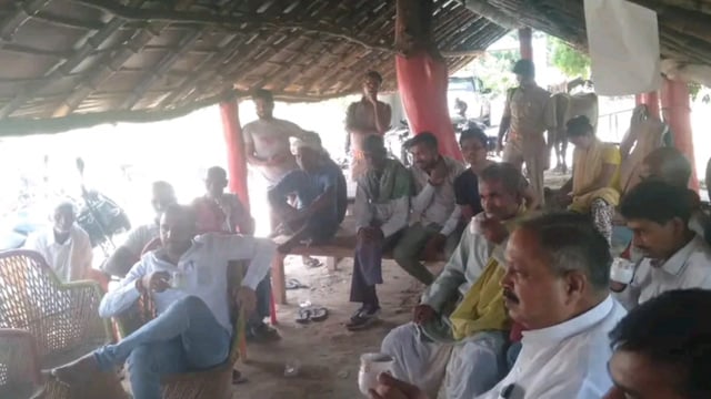 तरबगंज, विधायक प्रेम नारायण पांडेय ने कई गांव में जाकर जाना लोगों का हाल