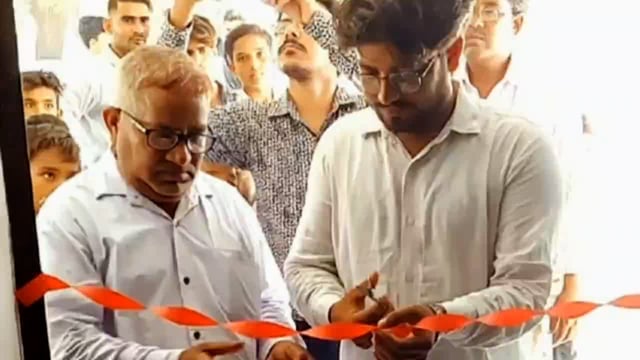 पूर्व माध्यमिक विद्यालय परसामैना में राष्ट्रीयलोकदल नेता कामरान ने बच्चों के पढ़ने हेतु फीता काटकर प्रोजेक्ट का सुभारम्भ