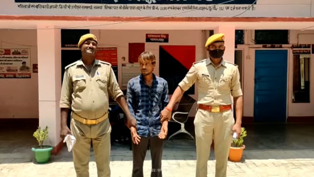 मिश्रौलिया पुलिस ने विभिन्न मुकदमे से संबंधित एक वारंटी अभियुक्त को गौरडीह टोला कलंदरडीह से किया गिरफ्तार भेजा जेल ।