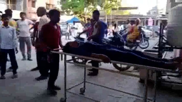 महमूदाबाद क्षेत्र में तीन जगहों पर हुआ सड़क हादसा ,जिसमें कई लोग हुए घायल, सीएचसी महमूदाबाद में इलाज हुआ जारी