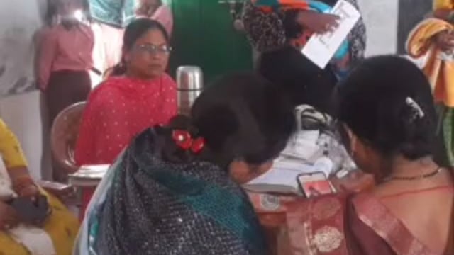 वजीरगंजरुपीपुर में स्वास्थ्य विभाग ने शिविर लगाकर 0 से पाँच वर्ष तक के 20 बच्चों को संक्रामक रोगों सेबचाव हेतु लगाय टीके