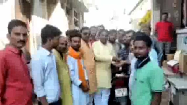 कोंच,भाजपाइयों ने चलाया जनसंपर्क अभियान प्रधानमंत्री के कार्यक्रम में आने के लिए किया जनता को आमंत्रित