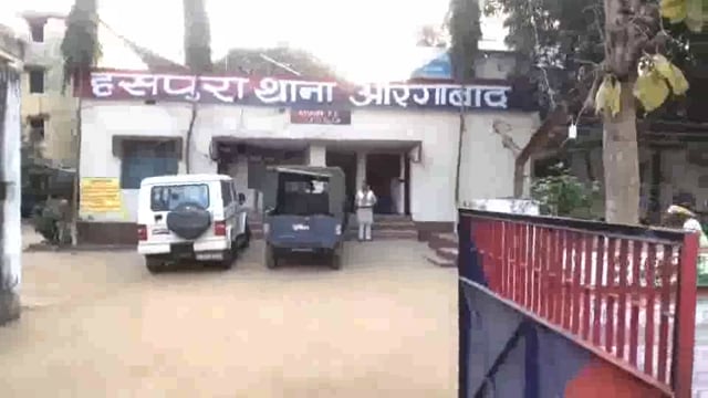 हसपुरा पुलिस ने जलपुरा नहर के पास से महुआ शराब के साथ बाईक किया जब्त
