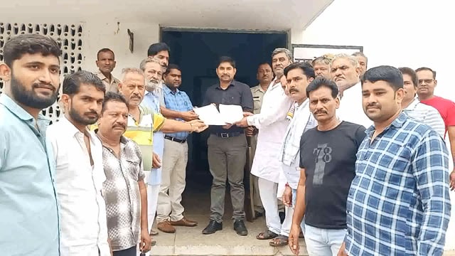 मड़ावरा ललितपुर में जीएसटी कौन्सिल से बढ़े जीएसटी प्रतिशत पर व्यापारियों को ऐतराज,पी एम को ज्ञापन भेजा