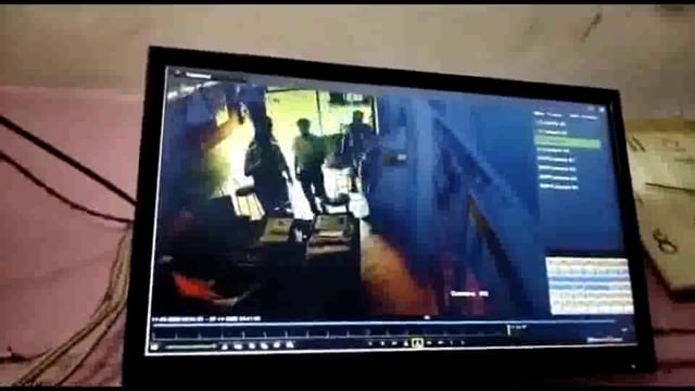 आयकर अधिकारी प्रतापगढ़ स्वयं के खिलाफ खबर चलने से बौखलाए,खुलासा इंडिया के आफिस में किया अभद्र व्यवहार, CCTV मे कैद
