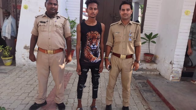 जरवल पुलिस ने एक अदा चाकू के साथ एक अभियुक्त को किया गिरफ्तार भेज आने वाले