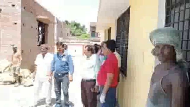 चुनार मिर्ज़ापुर: सीएमओ ने जेई को मानक के अनुसार कार्य कराने का दिया निर्देश