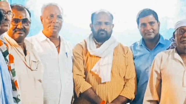 चुनार मिर्ज़ापुर: आगामी नगर पालिका चुनाव की तैयारी हेतु नगर कांग्रेस की बैठक संपन्न