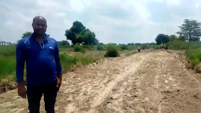 तरबगंज ग्राम पंचायत चंदीपुर में शुरू हुआ कई संपर्क मार्ग पर मिट्टी पटाई का कार्य प्रधान प्रतिनिधि ने दी जानकारी