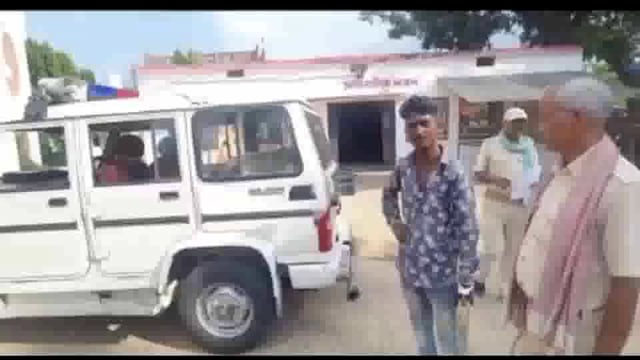 धर्मपुर हाट में मोबाइल चोरी करते रंगे हाथ धराया चोर जमकर कि लोगों ने धुनाई किया पुलिस के हवाले