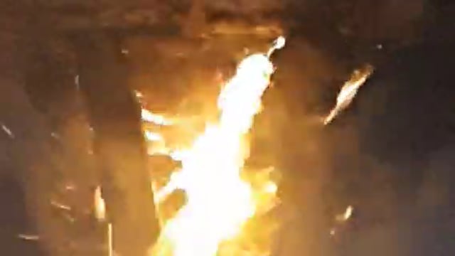 नवाबगंज क्षेत्र के चौघड़िया गांव में कंडे बिठूर में अचानक लगी अज्ञात कारणों से आग