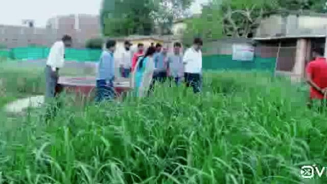 केरल से आयी टीम ने गांडेय में जे एस एलपीएस की महिलाओं की गतिविधियों का अवलोकन किया