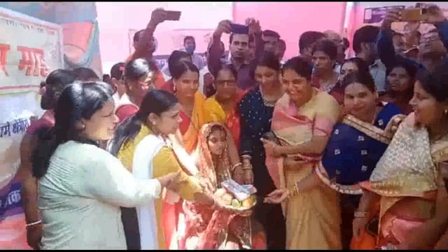 फलका प्रखंड मुख्यालय में आईसीडीएस के द्वारा गोद भराई कार्यक्रम का आयोजन किया गया