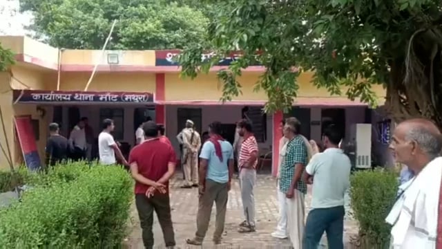 माट के नंद नगरिया गांव के समीप बाइक सवारों ने रोडवेज बस चालक के साथ की मारपीट तोड़ा शीशा