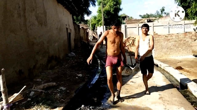 प्रतापगढ़ जिले के बिहार ब्लाक के कर्माजीत पट्टी में ग्रामीणों ने शुरू किया स्वयं सफाई अभियान सफाई कर्मी नदारद