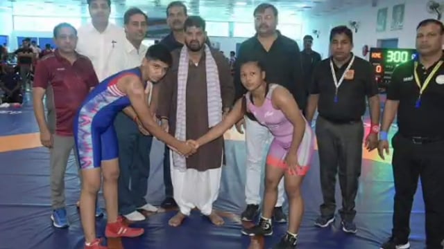 केसरगंज सांसद बृजभूषण शरण सिंह ने लखनऊ साई सेंटर में u20 खेल के ट्रायल का कराया शुभारंभ