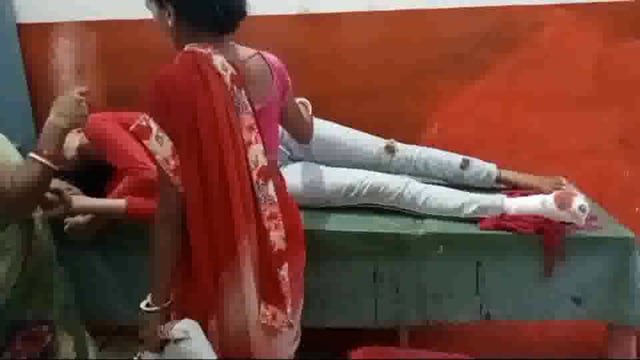 अंधरी पुल के समीप जुगाड़ गाड़ी की टक्कर से एक छात्रा हुई जख्मी