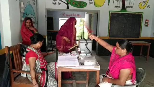 वजीरगंज के अंतर्गत ग्राम पंचायत मेहिया में टीकाकरण शिविर आयोजित कर दस बीमारियों से बचाव हेतु 28लोगो को लगाए गए टीके