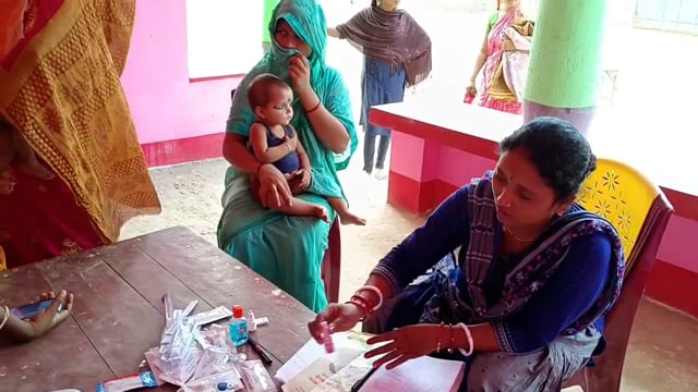 हसनगंज के नवादा गांव में नियमित टीकाकरण शिविर का हुआ आयोजन, कुल 5 बच्चों को दिया गया टीका