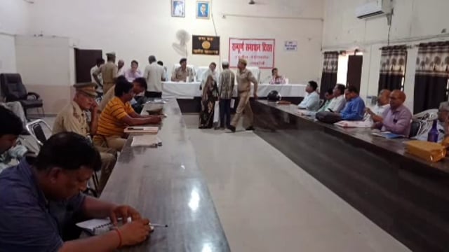 ऊंचाहार तहसील दिवस में संपूर्ण समाधान दिवस का किया गया आयोजन डीएम एसपी ने फरियादियों की सुनी जन समस्याएं।