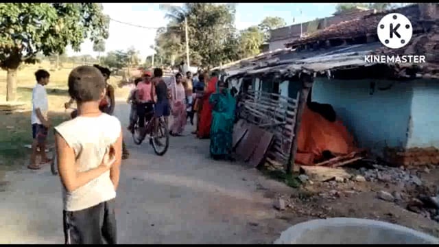 असामाजिक तत्वों ने भुड़कुड़िया  गांव के प्रमोद तांती के घर में रात के अंधेरे में रखा नरमुंड गृह स्वामी भयभीत