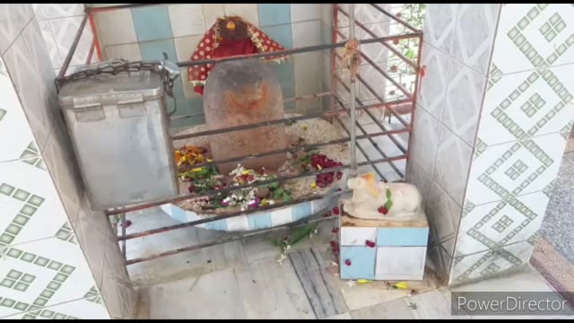 सावन का पहला सोमवार कल मंदिरों को सजाया जा रहा
