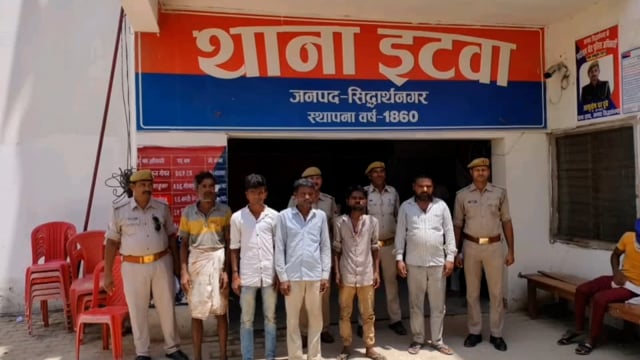 थाना इटवा पुलिस ने गगवल से 5 नफर अभियुक्त गण को गिरफ्तार कर माननीय न्यायालय जेल भेजा ।