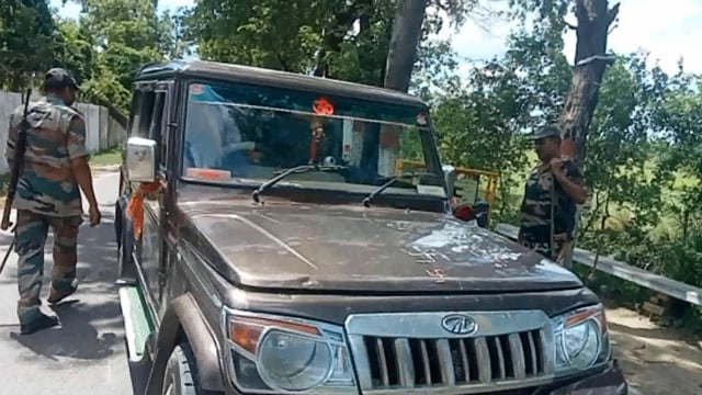 थाना के समीप वाहन चेकिंग अभियान चलाया गया 


