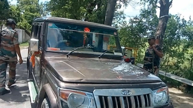 थाना के समीप वाहन चेकिंग अभियान चलाया गया 


