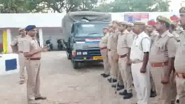 सिद्धार्थनगर जिले के डुमरियागंज थाने का अपर पुलिस अधीक्षक सुरेश चन्द्र रावत ने किया निरीक्षण 