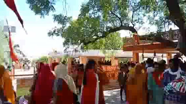 चुनार मिर्ज़ापुर: सावन के पहले सोमवार को भंडारी देवी मंदिर में आस्थावाहनों की लगी लंबी कतार