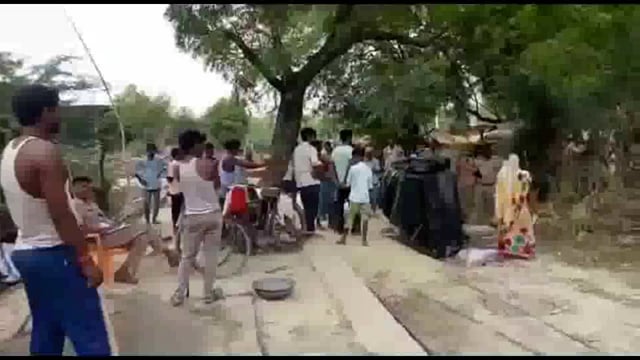 पुस्तैनी परती जमीन पर जबरन पक्का निर्माण का आरोप माननीय न्यायालय में वाद लंबित,
SHO बाघराय ने पक्का निर्माण  रुकवाया