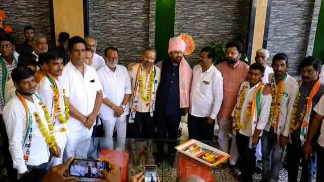 माजी गृहराज्यमंत्री संजय बनसोडे यांच्या उपस्थिती मध्ये अनेक कार्यकर्त्यांचा राष्ट्रवादी काँग्रेस पक्षात प्रवेश