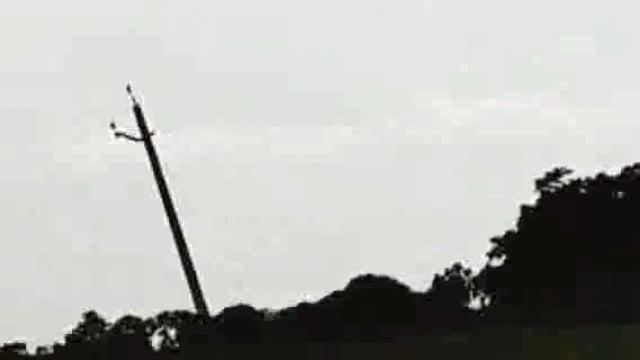 मिहींपुरवा विकासखंड स्थित गिरिजा बैराज का बढ़ा जलस्तर गुलरिया में खेतों में घुसा बाढ़ का पानी