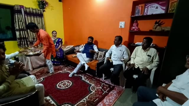 विठ्ठल नगर येथे प्रा बाबुराव नवटक्के यांच्या निवासस्थानी आमदार सुधाकर भालेराव यांनी दिली सदिच्छा भेट