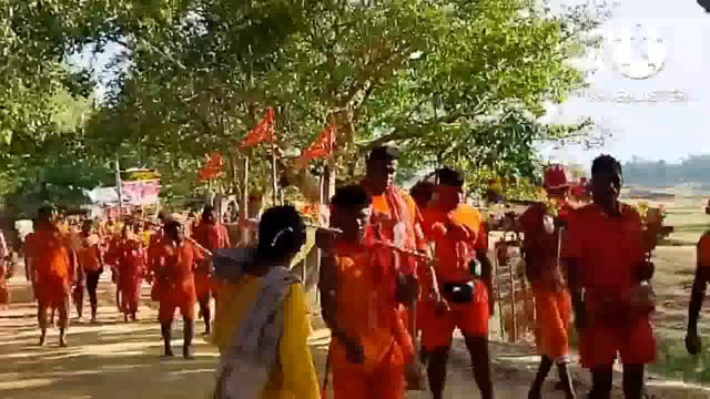 बोल बम का नारा है बाबा एक सहारा है के नारे से संपूर्ण कांवरिया पथ गुलजार निशुल्क सेवा शिविर का आनंद लेरहे कांवरिये