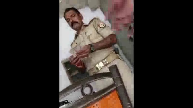 घूस लेते त्रिलोकपुर चौकी इंचार्ज का वीडियो वायरल बाराबंकी एसपी ने लाइन हाजिर कर दिए जांच के आदेश