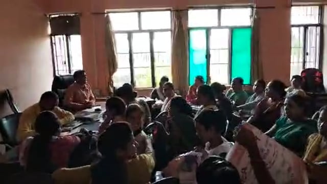 वजीरगंज सामुदायिक स्वास्थ्य केंद्र पर स्वास्थ्य विभाग ने एएनएम के साथ की बैठक 