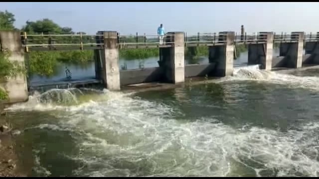 तालुक्यातील तिरु प्रकल्प 80 टक्के भरला दोन दरवाजे उघडले