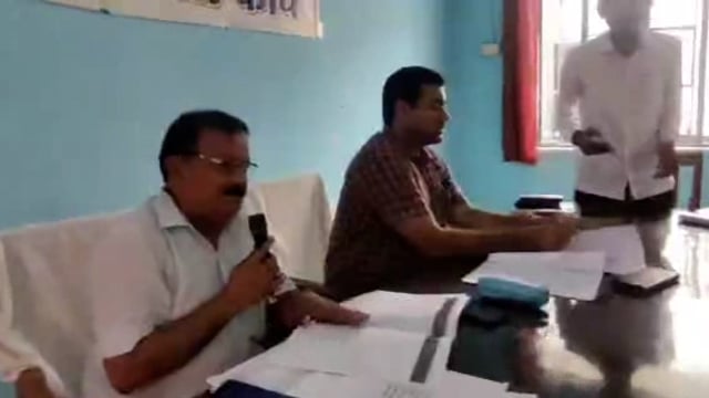 कोंच,तहसीलदार ने लेखपालों संग बैठककर दिए निर्देश