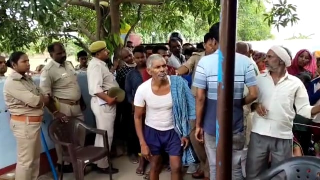 छापर में घर के बाहर सो रहे बुजुर्ग की हत्या से क्षेत्र में फैली सनसनी, घर के अंदर पड़ा मिला शव, जांच में जुटी पुलिस