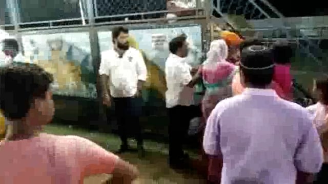 लखीमपुर खीरी (यूपी) मोहम्मदी  में चल रहे नुमाइश के मेले में ठेकेदारों व उनके साथियों द्वारा की जाती है अश्लीलता व अभद्रत