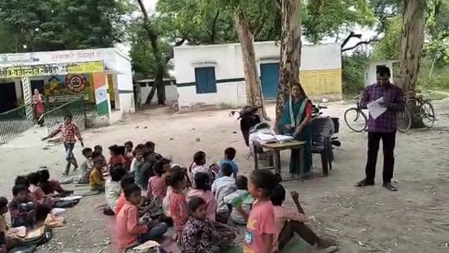 वजीरगंज के अंतर्गत कम्पोजिट विद्यालय पूरेडाढू के प्रधानाध्यापिका प्रीति द्विवेदी ने अज्ञात चोरी की थाने पर तहरीर दी 