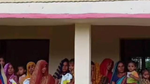 वजीरगंज क्षेत्र के आंगनबाड़ी केंद्र बाला राई के पोषाहार वितरण का सुपरवाइजर दीपाली सिंह ने किया निरीक्षण