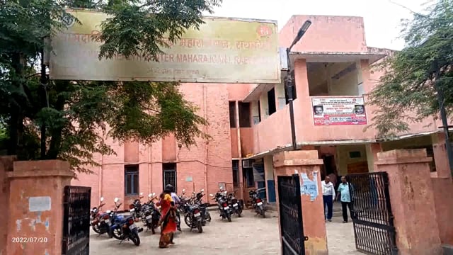 सीएचसी के चिकित्सक पर नशे की हालत में इलाज करने व अभद्रता करने के आरोप में हुई शिकायत। 